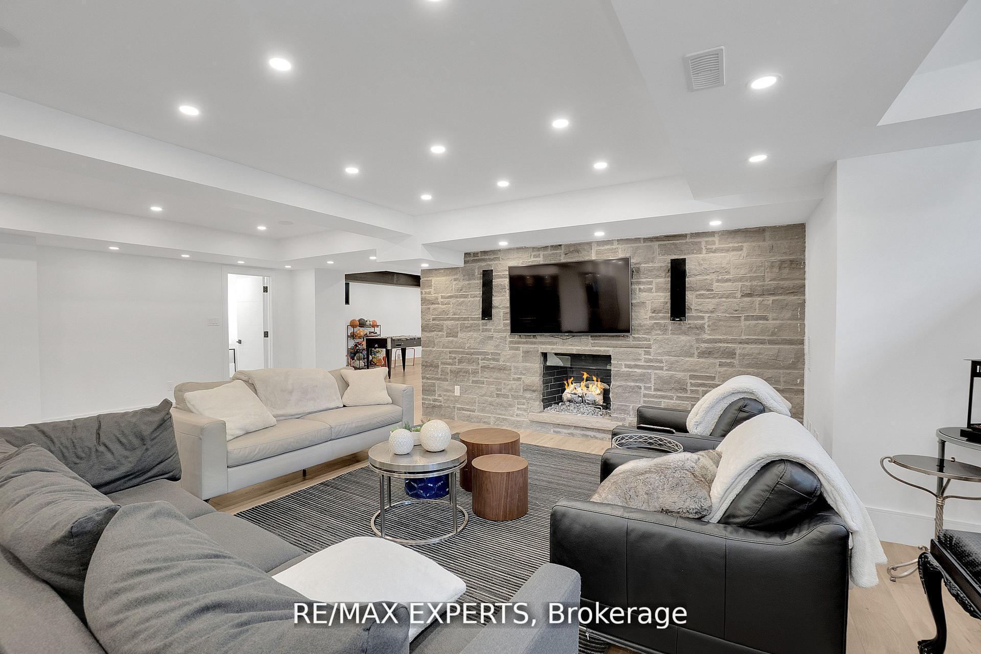 Photo 31 of 7 Woodvalley Drive, Etobicoke, Edenbridge-Humber Valley — HOMEH