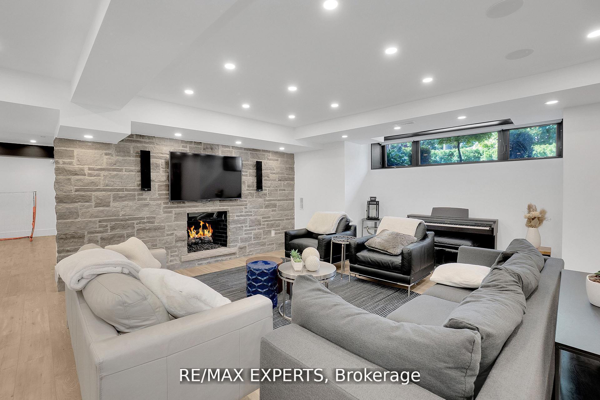 Photo 32 of 7 Woodvalley Drive, Etobicoke, Edenbridge-Humber Valley — HOMEH