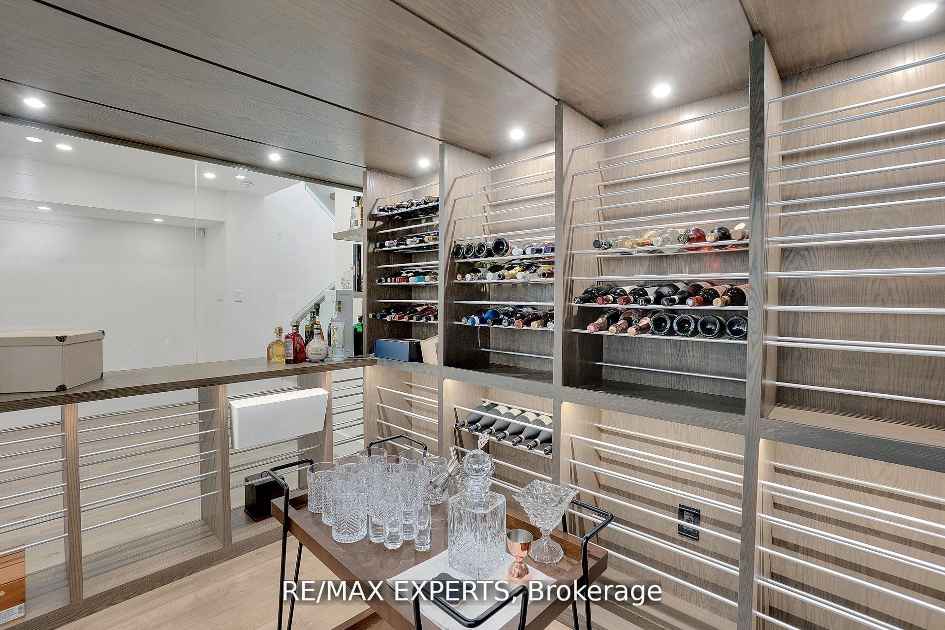 Photo 33 of 7 Woodvalley Drive, Etobicoke, Edenbridge-Humber Valley — HOMEH