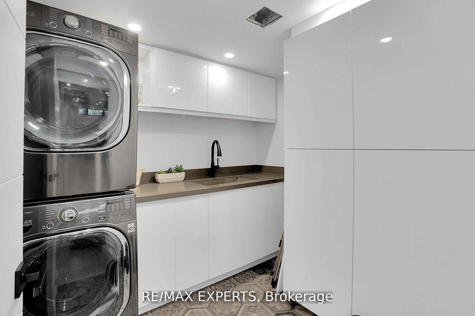 Photo 37 of 7 Woodvalley Drive, Etobicoke, Edenbridge-Humber Valley — HOMEH