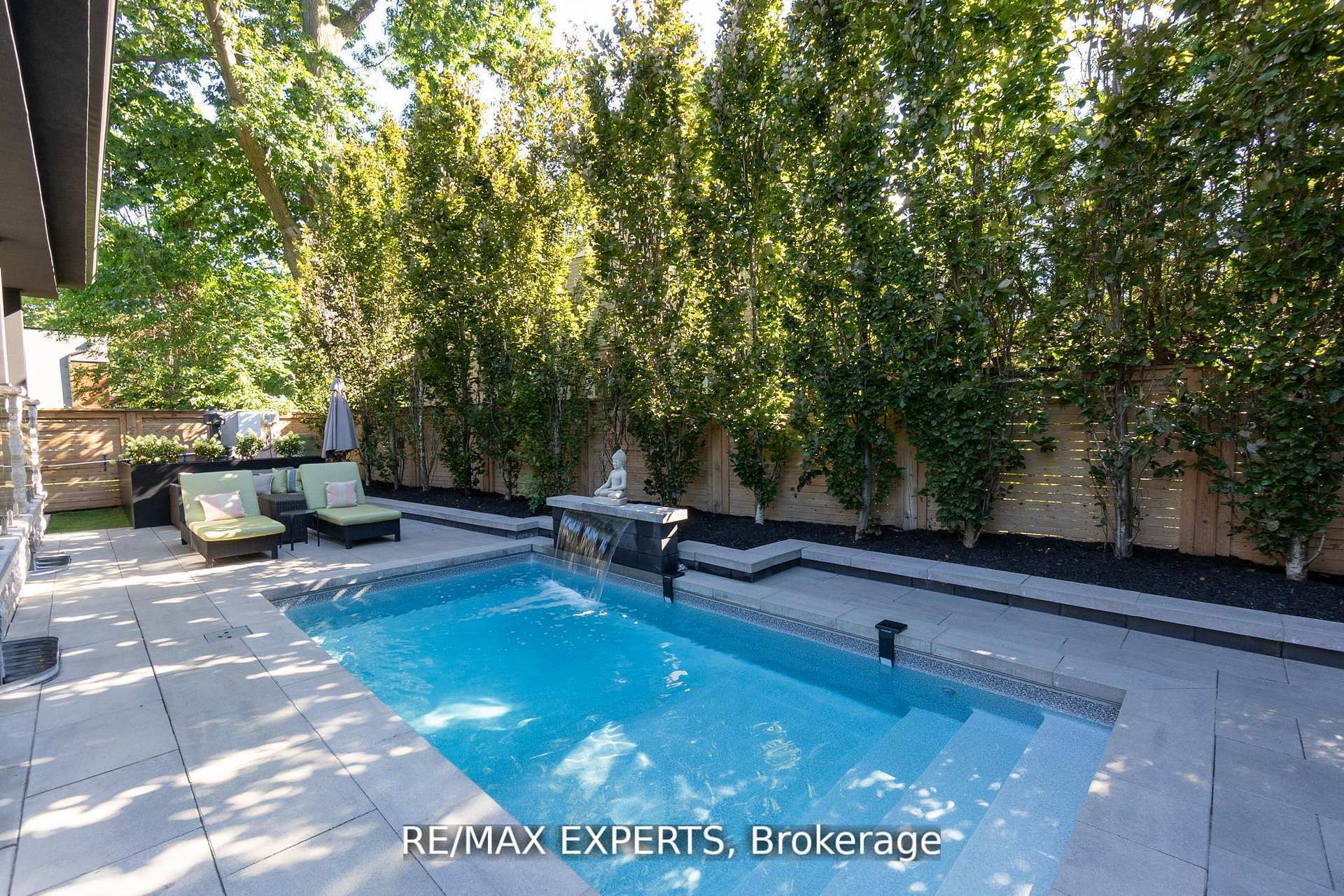 Photo 42 of 7 Woodvalley Drive, Etobicoke, Edenbridge-Humber Valley — HOMEH