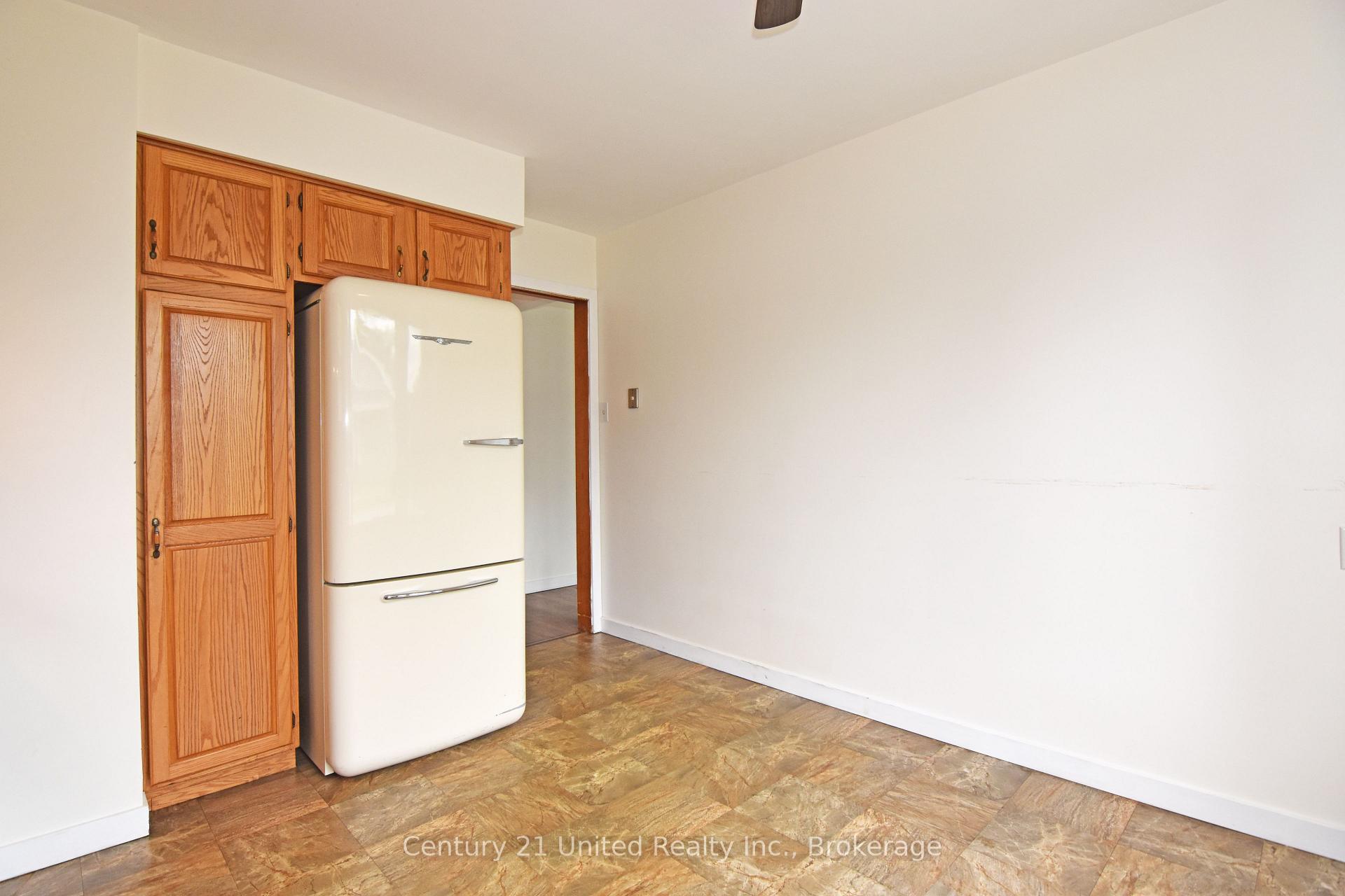 Photo 11 of 397 Edison Avenue, Peterborough, Otonabee Ward 1 — HOMEH