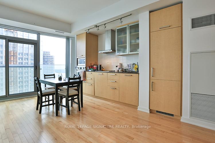 Photo 4 of Unit 2504, 14 York Street, Toronto, Waterfront Communities — HOMEH