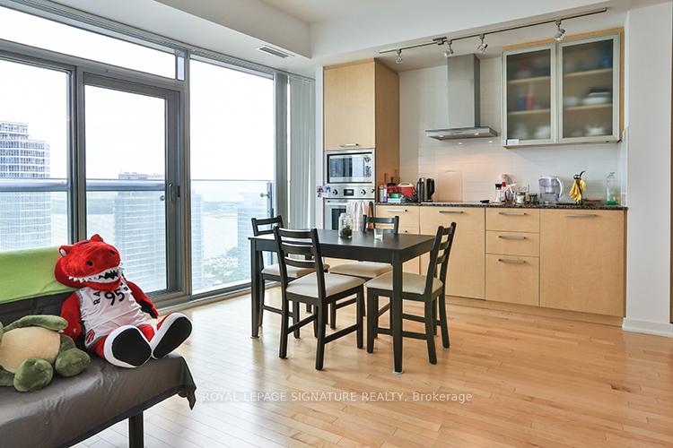 Photo 5 of Unit 2504, 14 York Street, Toronto, Waterfront Communities — HOMEH