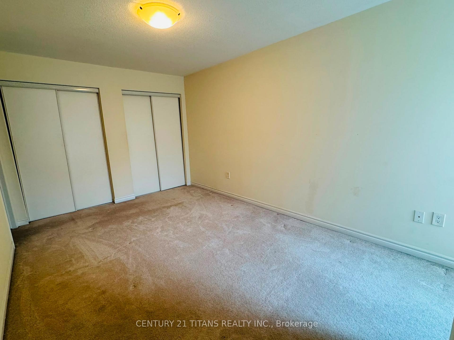 Photo 5 of 63 Gerigs Street, Scarborough, Clairlea-Birchmount — HOMEH