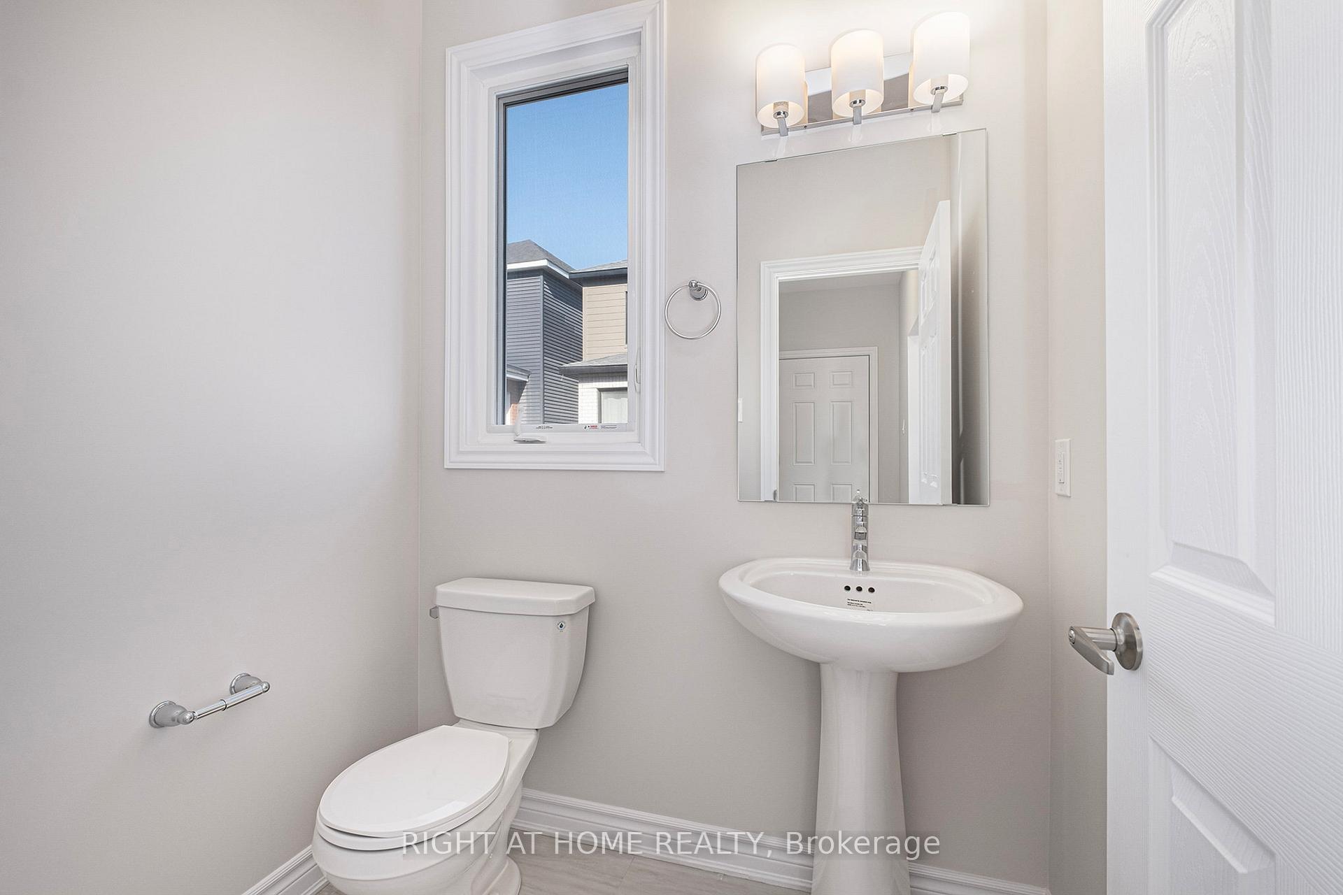 Photo 5 of 332 Peninsula Road, Ottawa, Barrhaven - Heritage Park — HOMEH