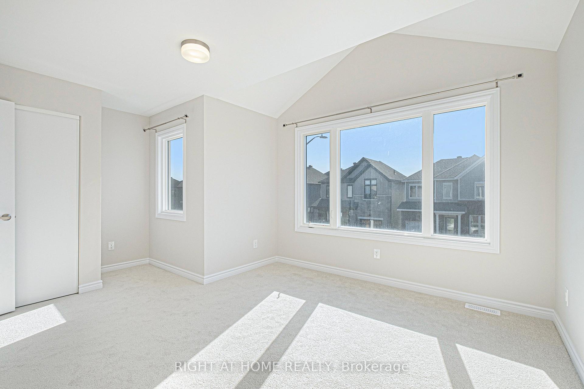Photo 8 of 332 Peninsula Road, Ottawa, Barrhaven - Heritage Park — HOMEH