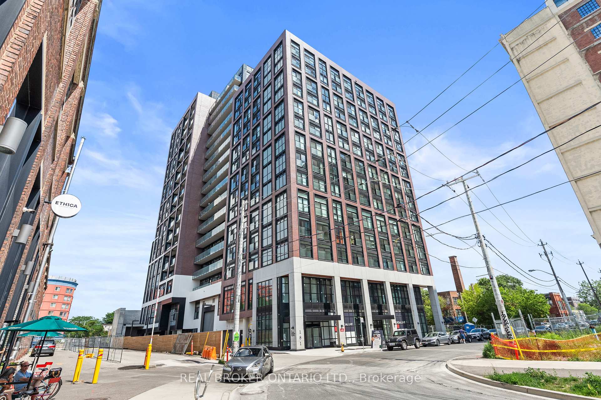 Photo 2 of Unit 902, 181 Sterling Road, Toronto, Dufferin Grove — HOMEH