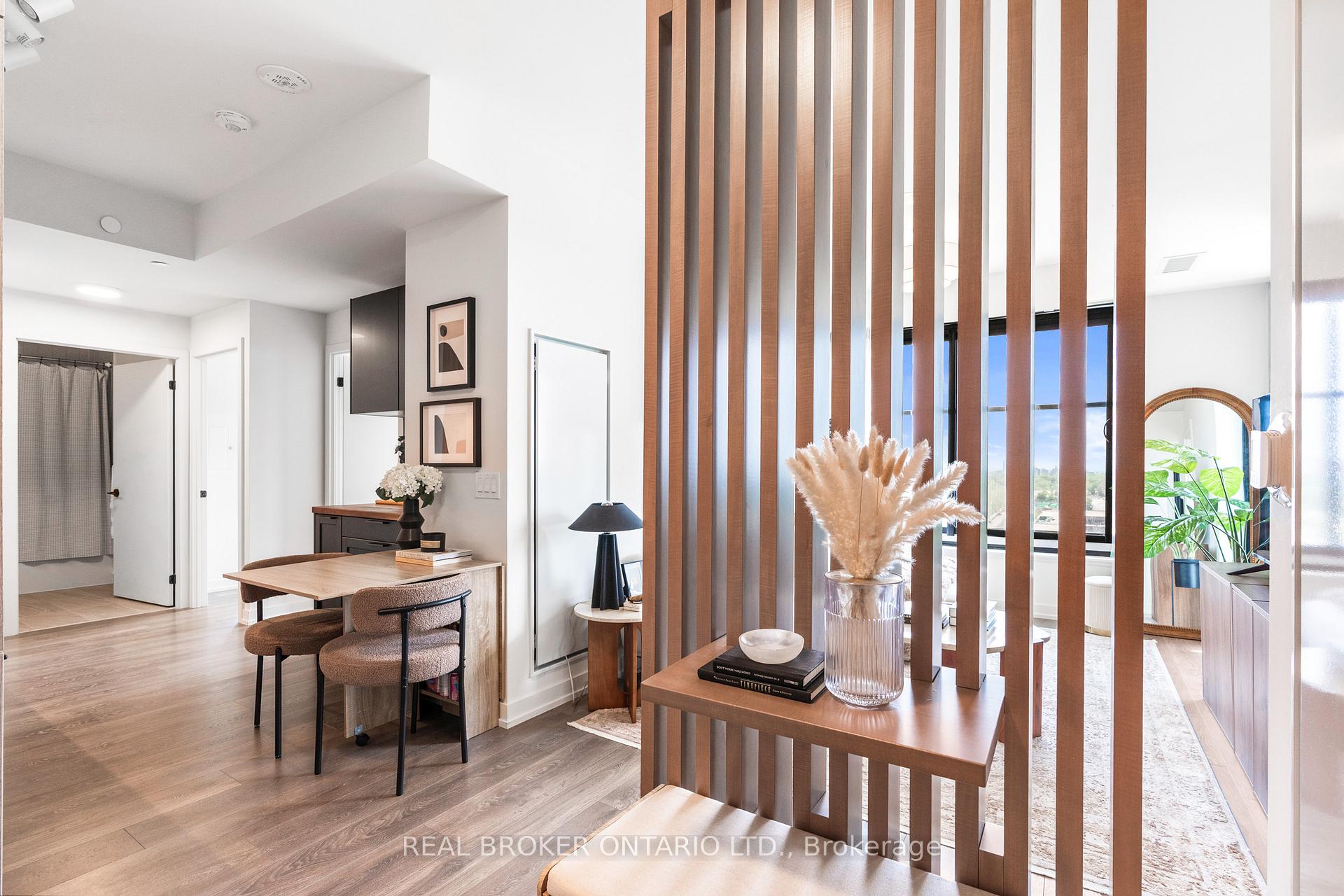 Photo 3 of Unit 902, 181 Sterling Road, Toronto, Dufferin Grove — HOMEH