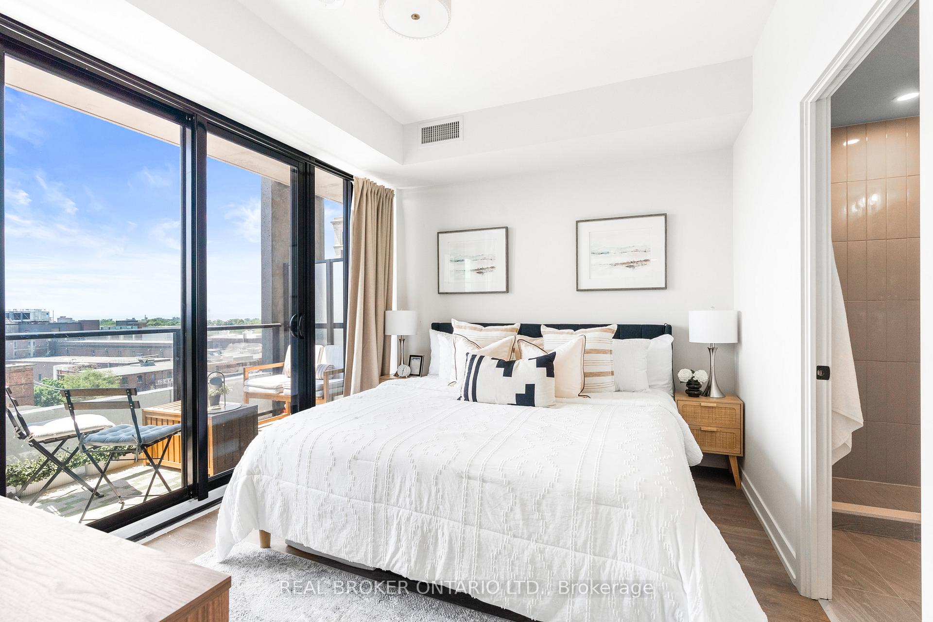 Photo 9 of Unit 902, 181 Sterling Road, Toronto, Dufferin Grove — HOMEH