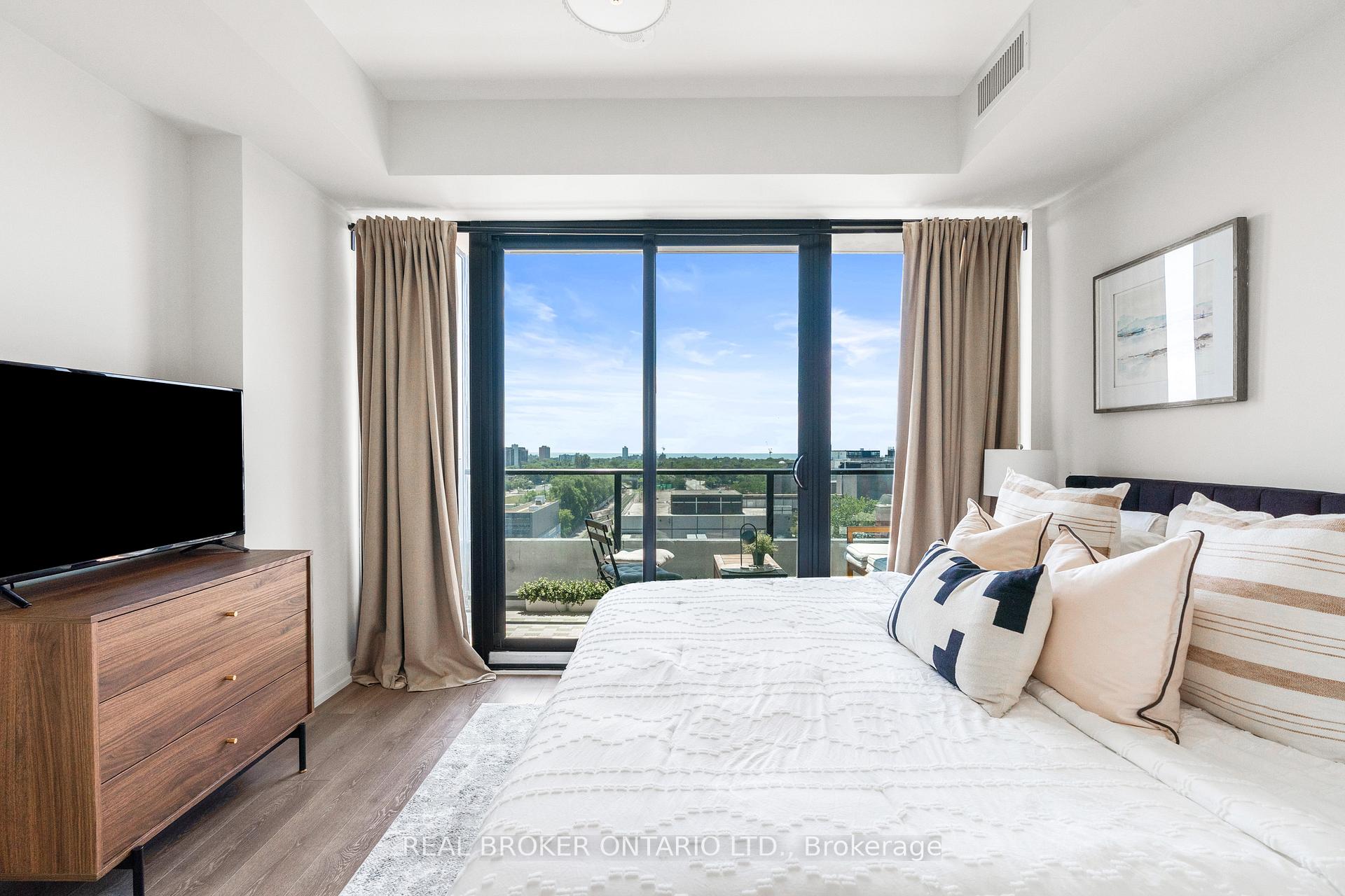 Photo 10 of Unit 902, 181 Sterling Road, Toronto, Dufferin Grove — HOMEH