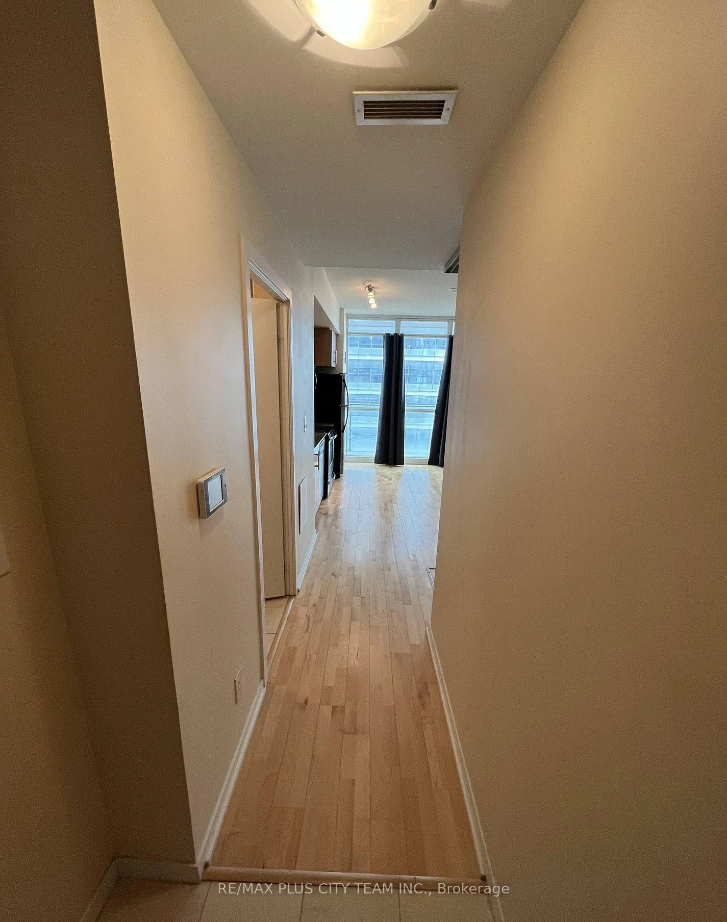 Photo 7 of Unit 2206, 65 Bremner Boulevard, Toronto, Waterfront Communities — HOMEH