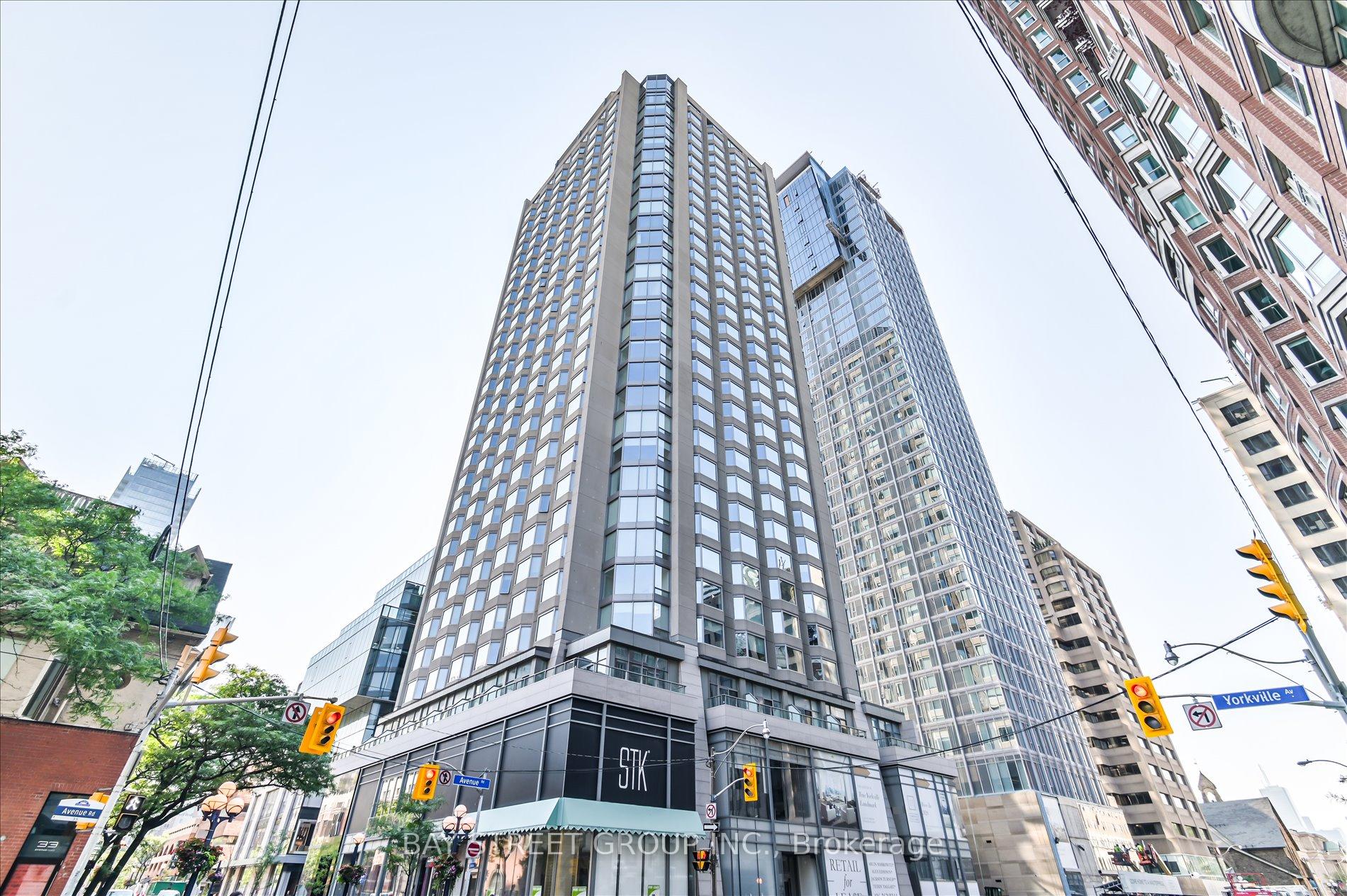 Front of Unit 2815, 155 Yorkville Avenue