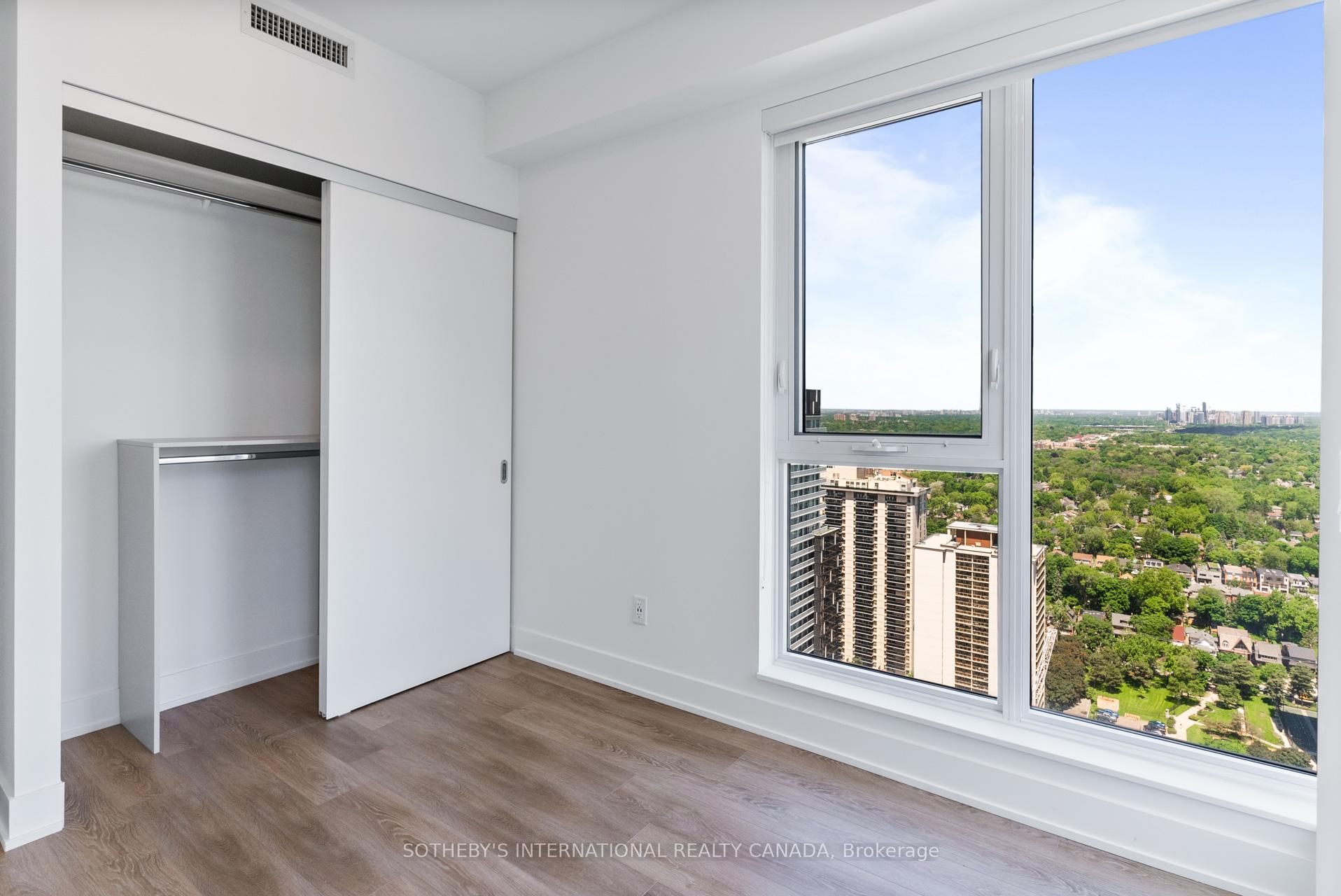 Photo 14 of Unit 2005, 200 Redpath Avenue, Toronto, Mount Pleasant East — HOMEH