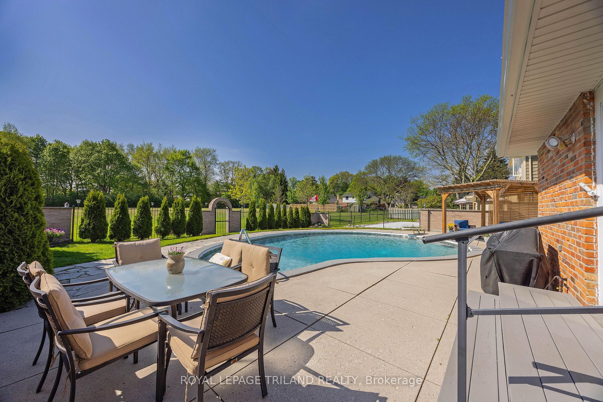 Photo 31 of 1402 Hastings Drive, London, North G — HOMEH