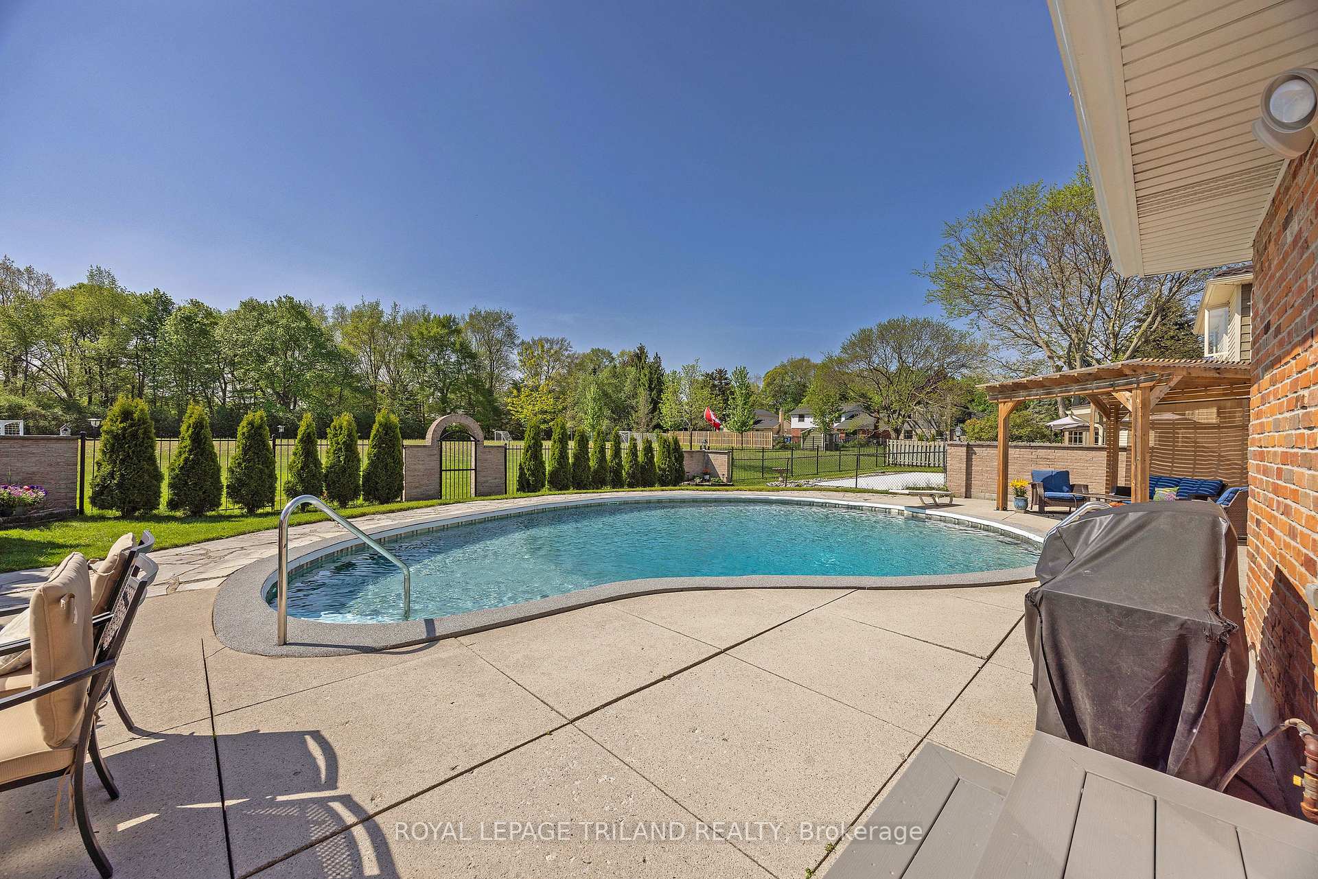 Photo 35 of 1402 Hastings Drive, London, North G — HOMEH