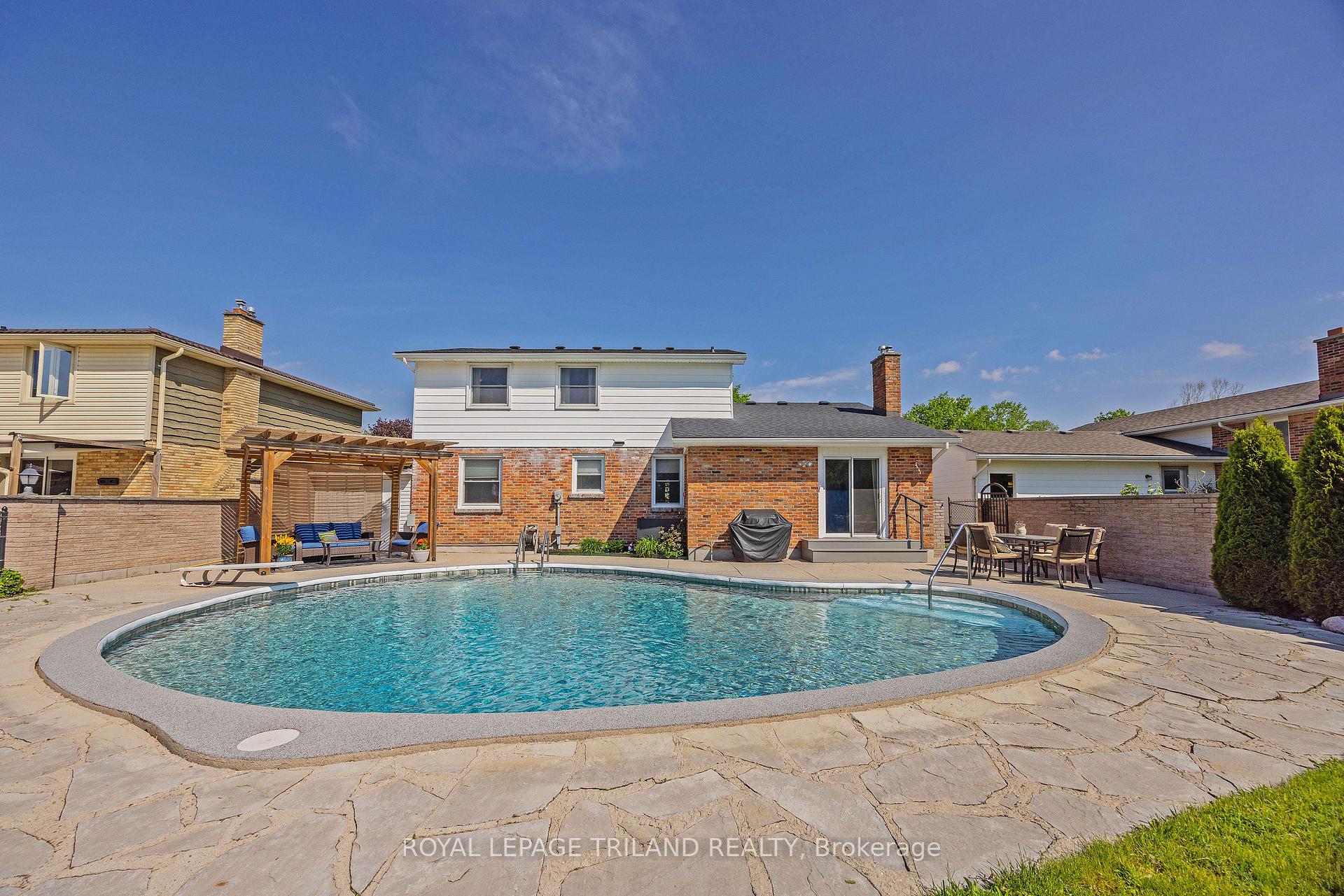 Photo 36 of 1402 Hastings Drive, London, North G — HOMEH