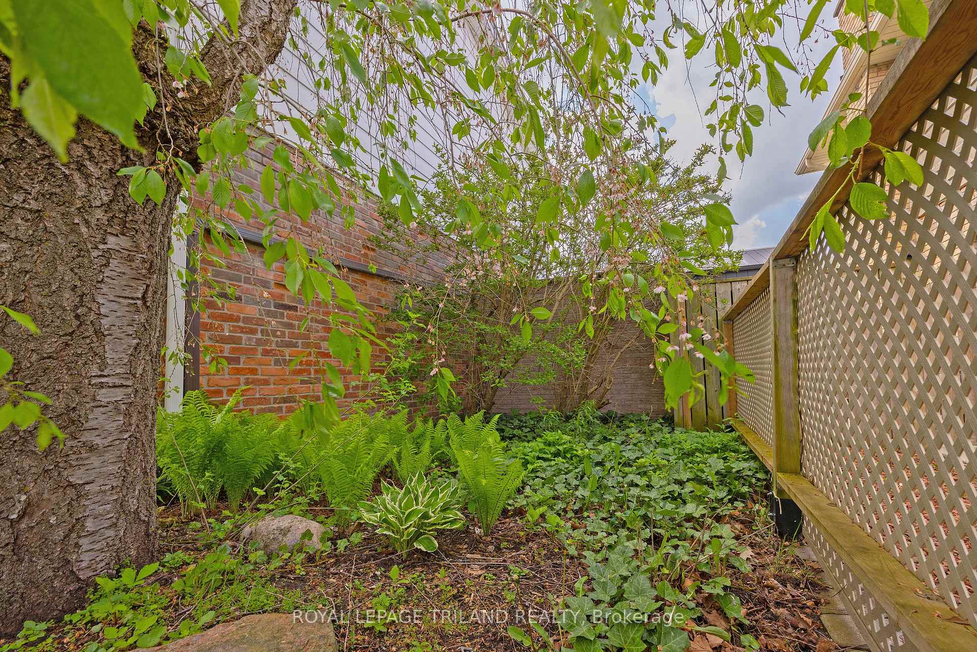 Photo 39 of 1402 Hastings Drive, London, North G — HOMEH