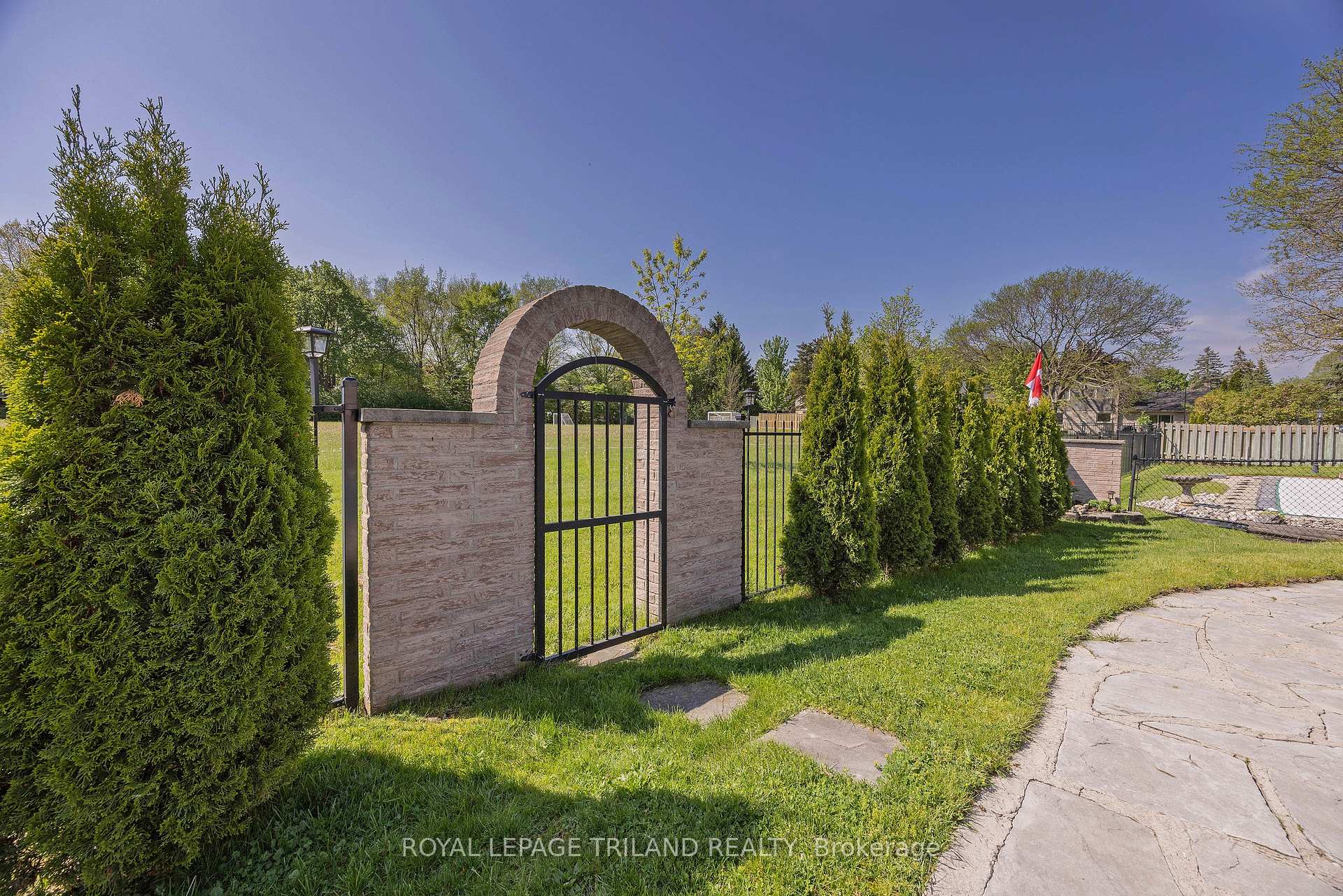 Photo 41 of 1402 Hastings Drive, London, North G — HOMEH