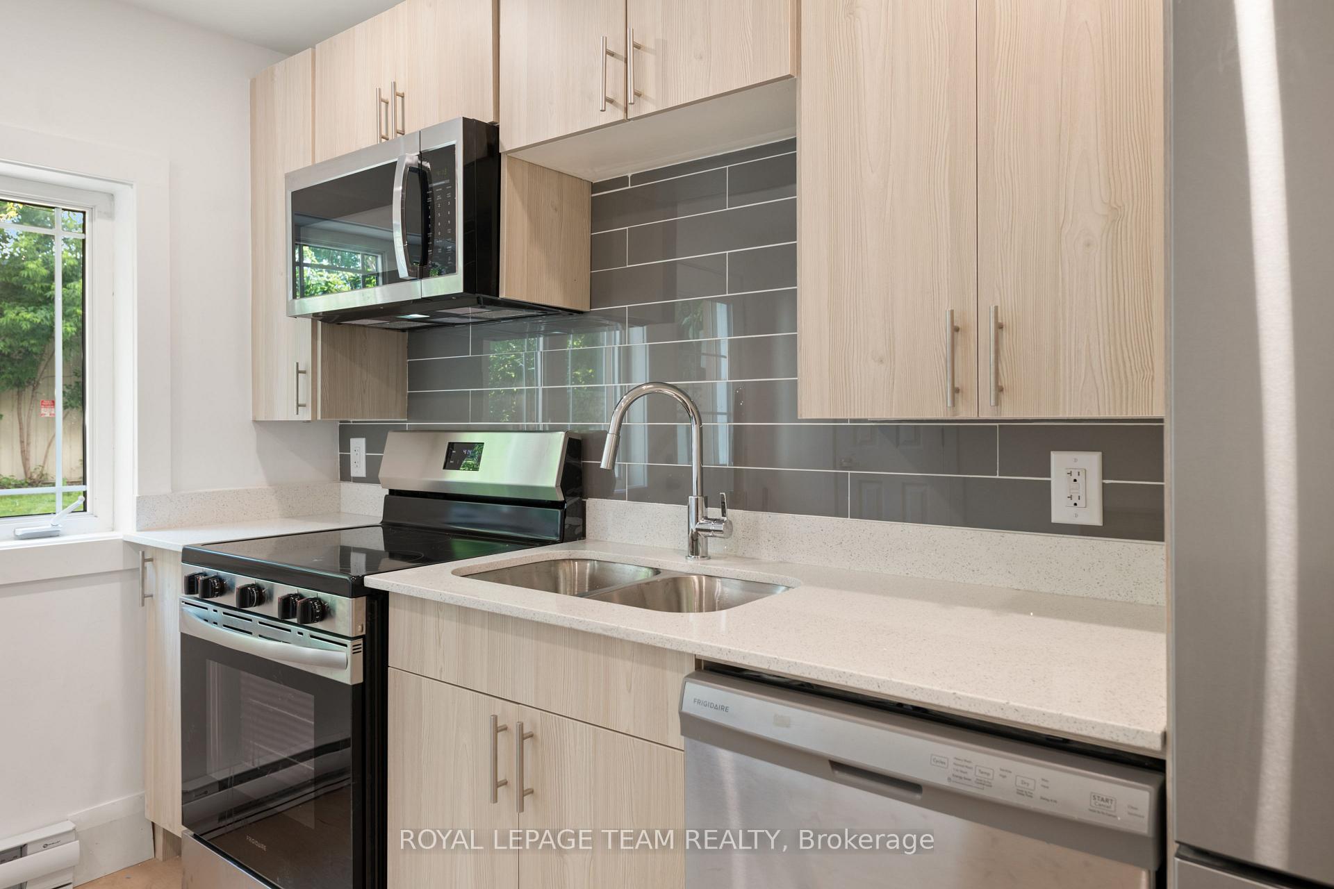 Photo 14 of 143 St Andrew Street, Ottawa, Lower Town/Byward Market — HOMEH