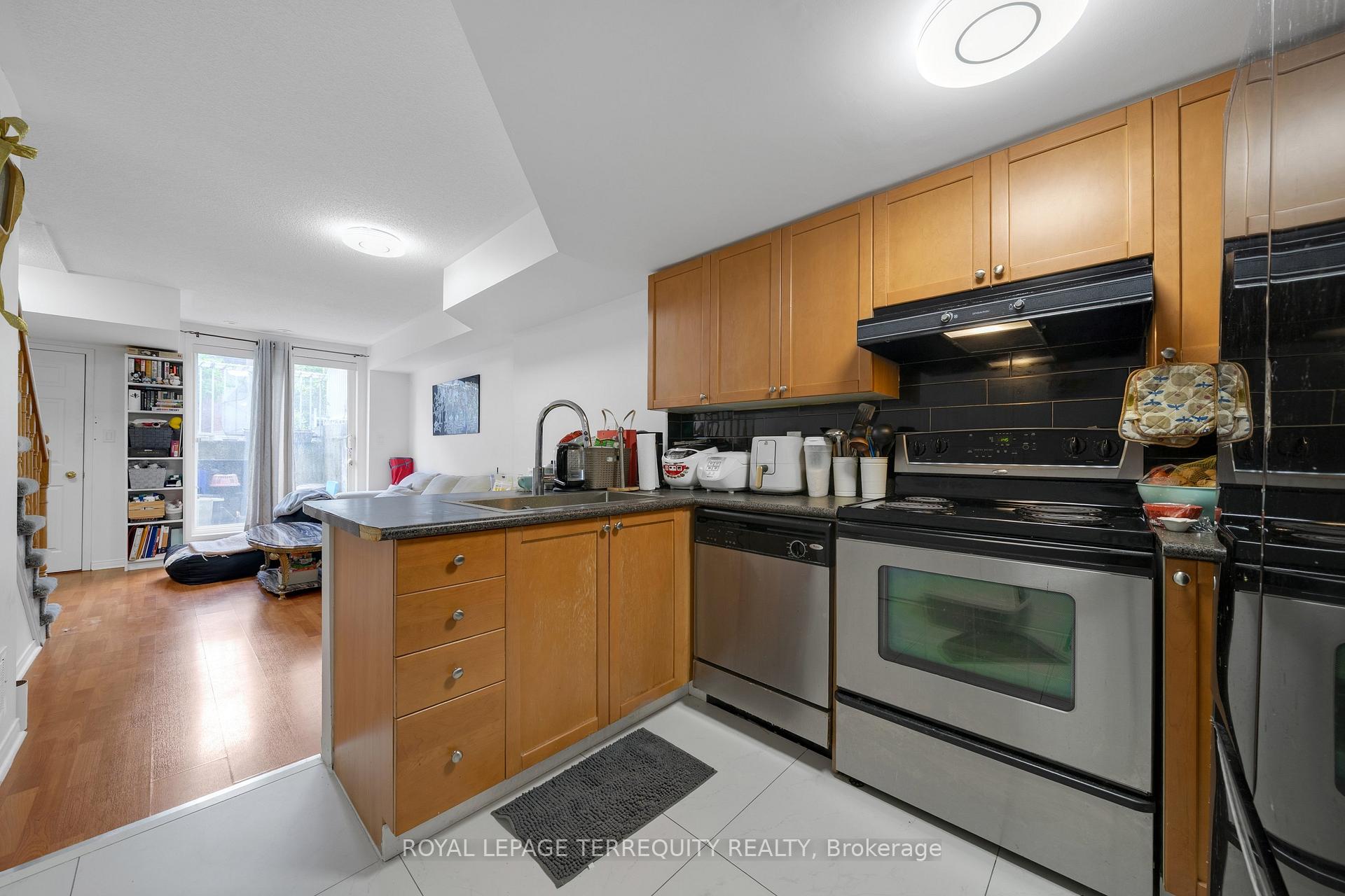 Photo 7 of Unit 124, 75 Turntable Crescent, Toronto, Dovercourt-Wallace Emerson-Junction — HOMEH