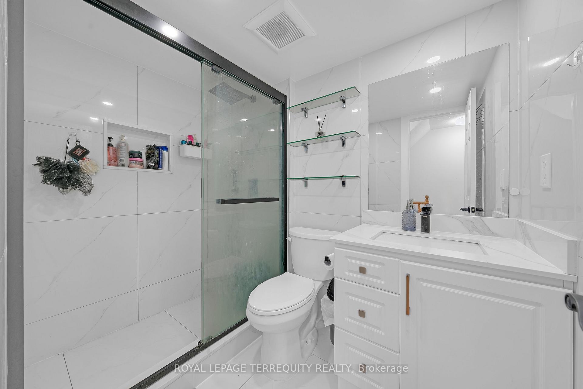 Photo 15 of Unit 124, 75 Turntable Crescent, Toronto, Dovercourt-Wallace Emerson-Junction — HOMEH
