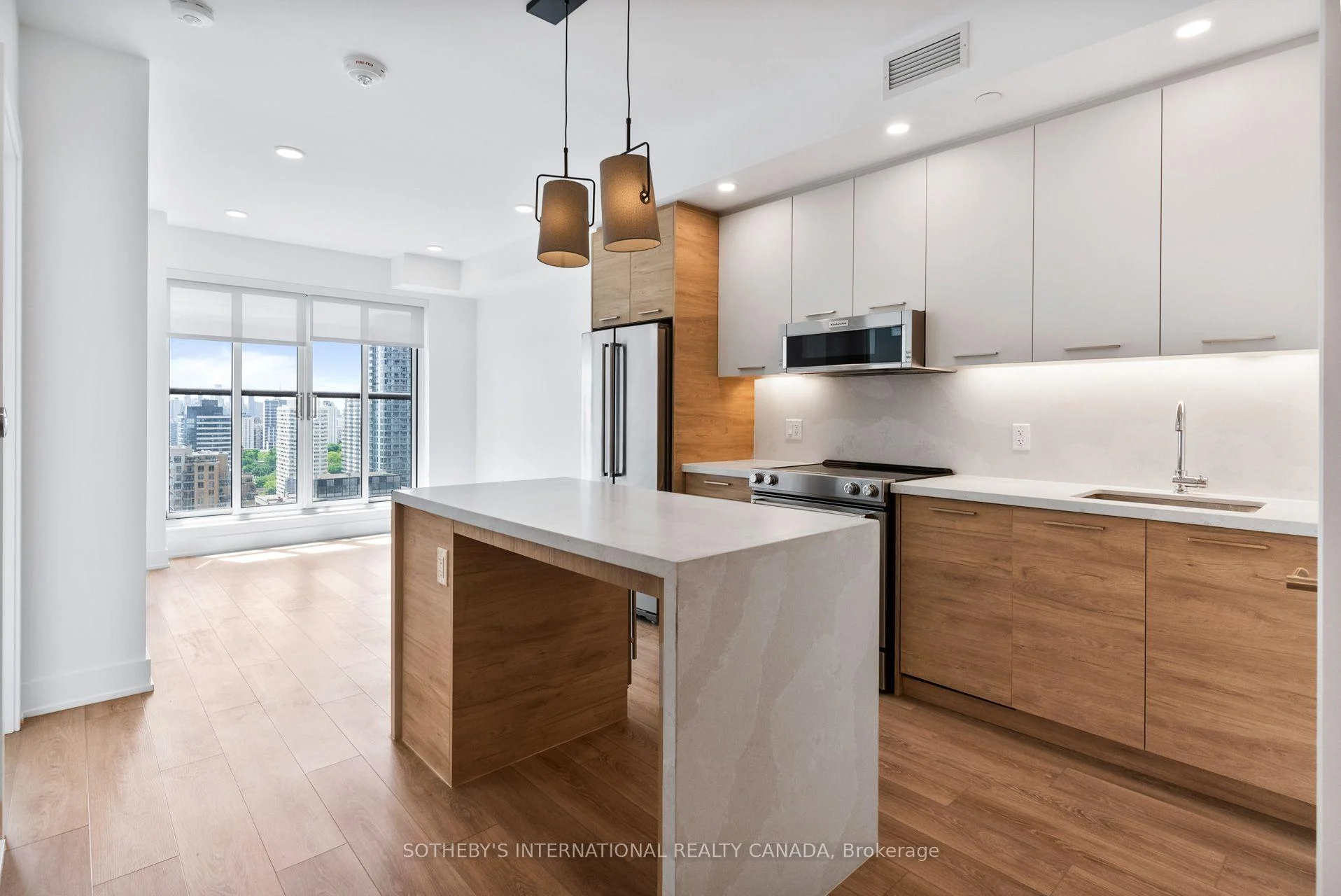 Photo 1 of Unit 2208, 200 Redpath Avenue, Toronto, Mount Pleasant East — HOMEH