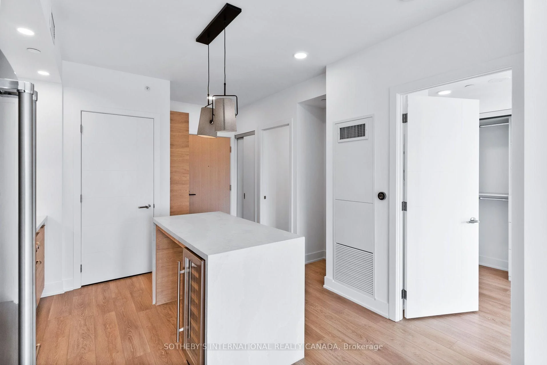 Photo 10 of Unit 2208, 200 Redpath Avenue, Toronto, Mount Pleasant East — HOMEH