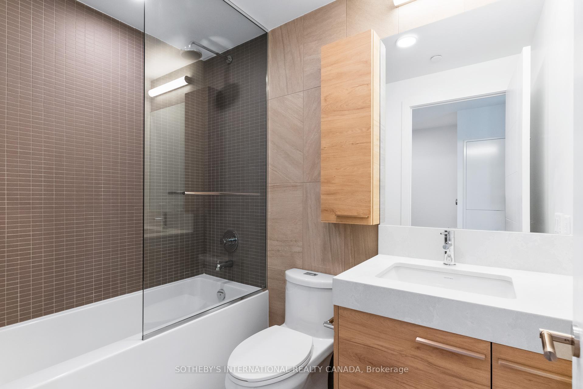 Photo 3 of Unit 2701, 200 Redpath Avenue, Toronto, Mount Pleasant East — HOMEH