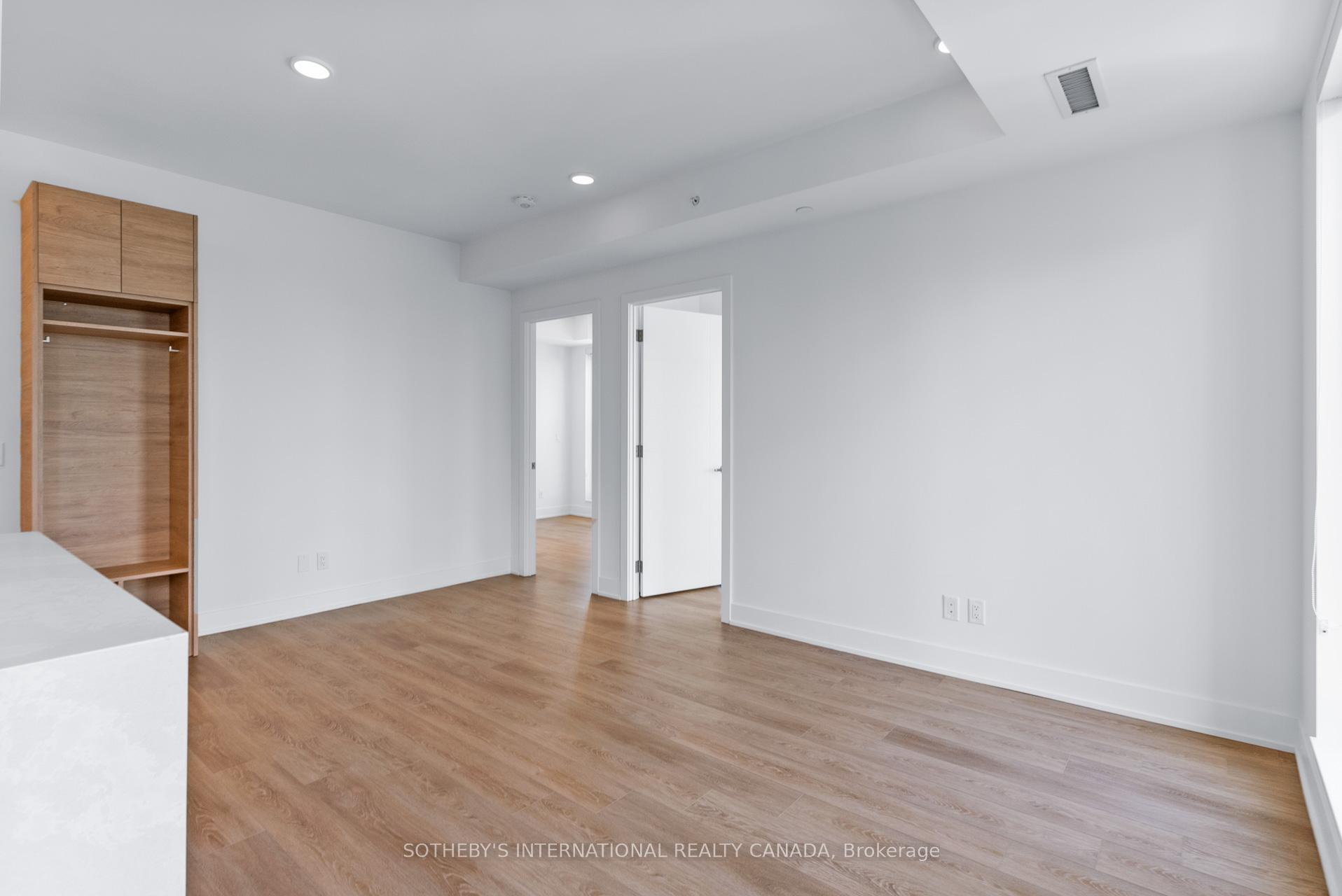 Photo 4 of Unit 2701, 200 Redpath Avenue, Toronto, Mount Pleasant East — HOMEH