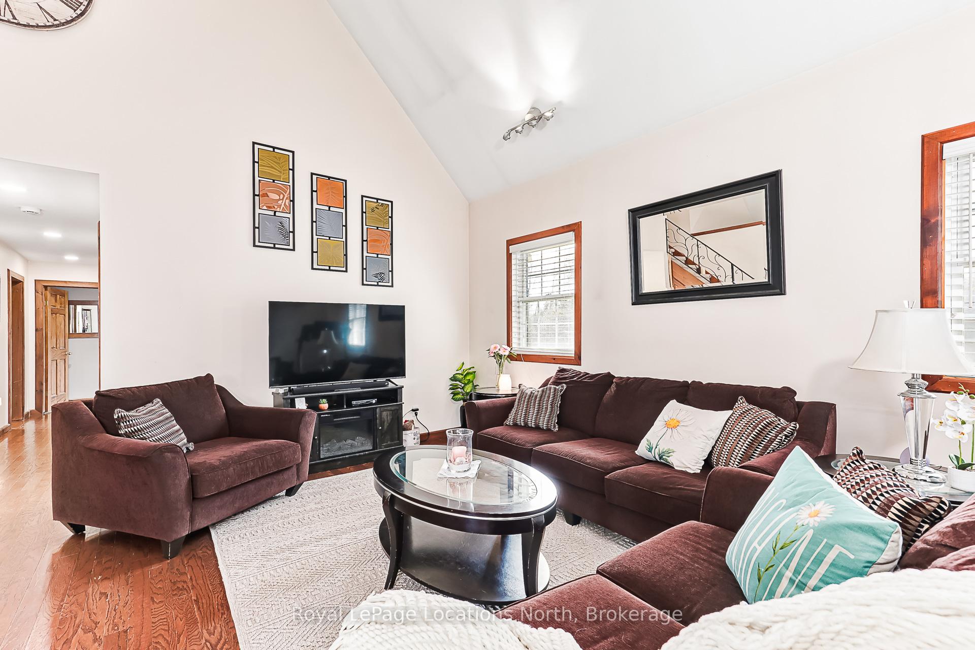 Photo 3 of 63 Broadview Street, Collingwood — HOMEH