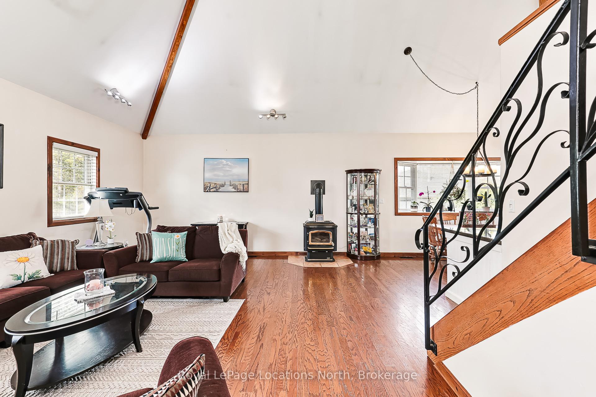 Photo 4 of 63 Broadview Street, Collingwood — HOMEH
