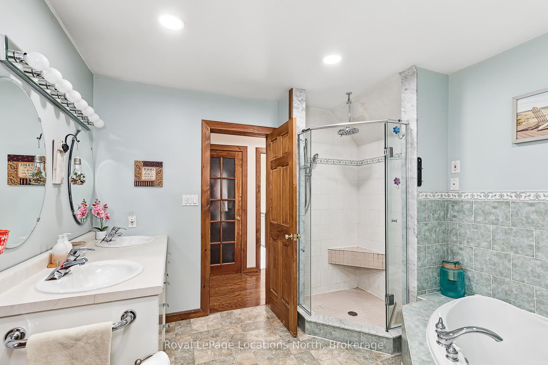 Photo 11 of 63 Broadview Street, Collingwood — HOMEH