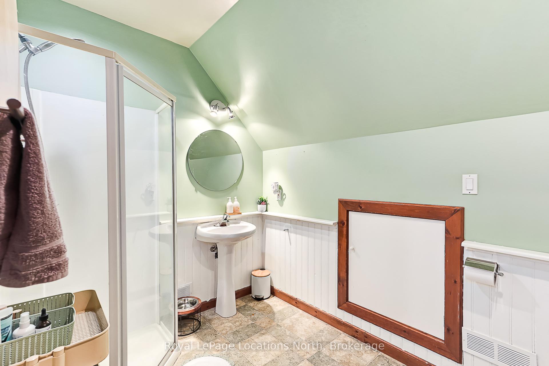 Photo 17 of 63 Broadview Street, Collingwood — HOMEH