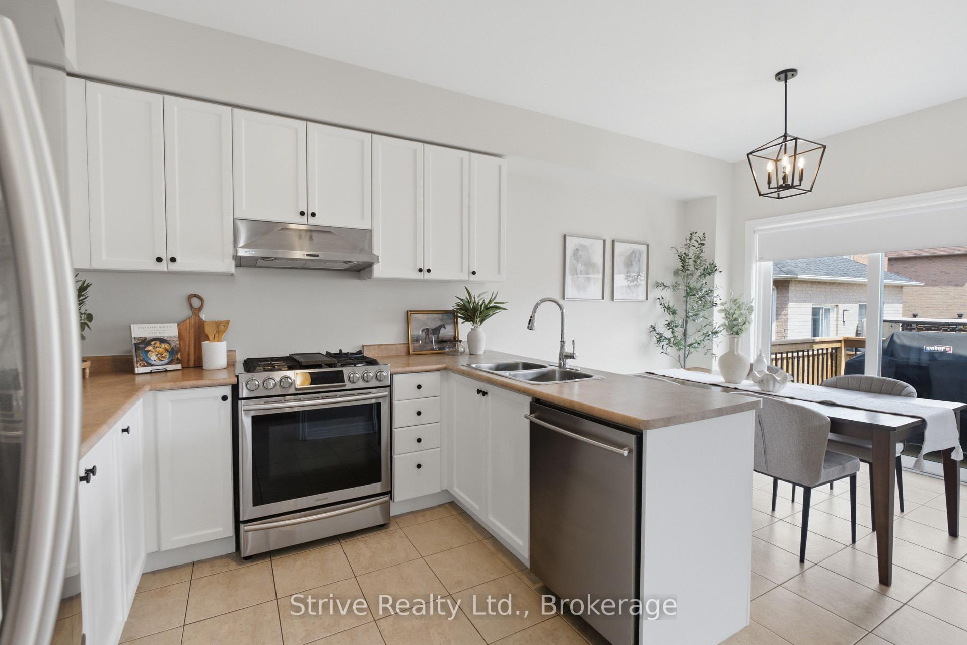 Photo 8 of 272 Huntington Crescent, Clarington, Courtice — HOMEH