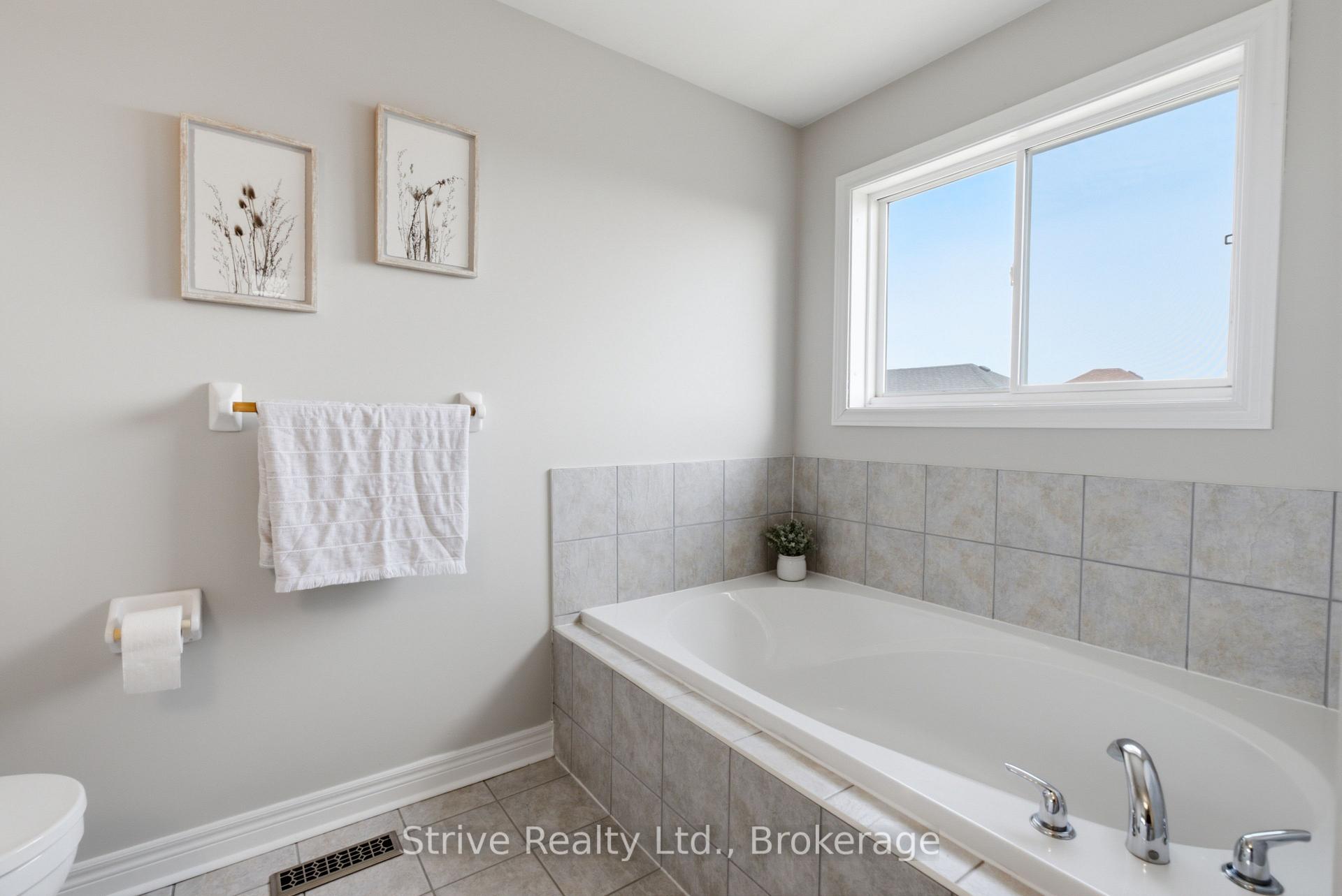 Photo 21 of 272 Huntington Crescent, Clarington, Courtice — HOMEH