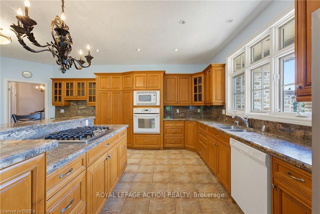 Photo 14 of 1 Rue Chateaux Terrace, Brantford, Empire South — HOMEH