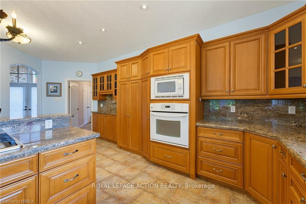 Photo 15 of 1 Rue Chateaux Terrace, Brantford, Empire South — HOMEH