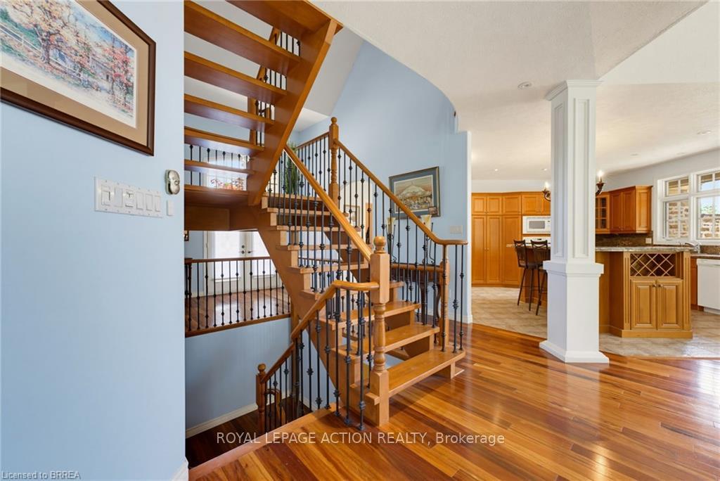 Photo 22 of 1 Rue Chateaux Terrace, Brantford, Empire South — HOMEH