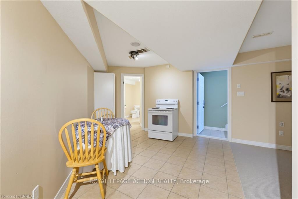 Photo 35 of 1 Rue Chateaux Terrace, Brantford, Empire South — HOMEH