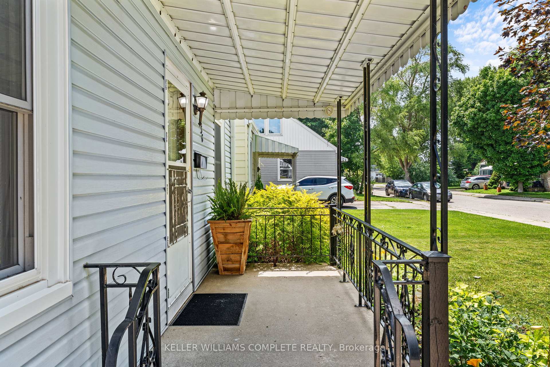 Photo 5 of 56 Sixth Avenue, Brantford, Eagle Place East — HOMEH