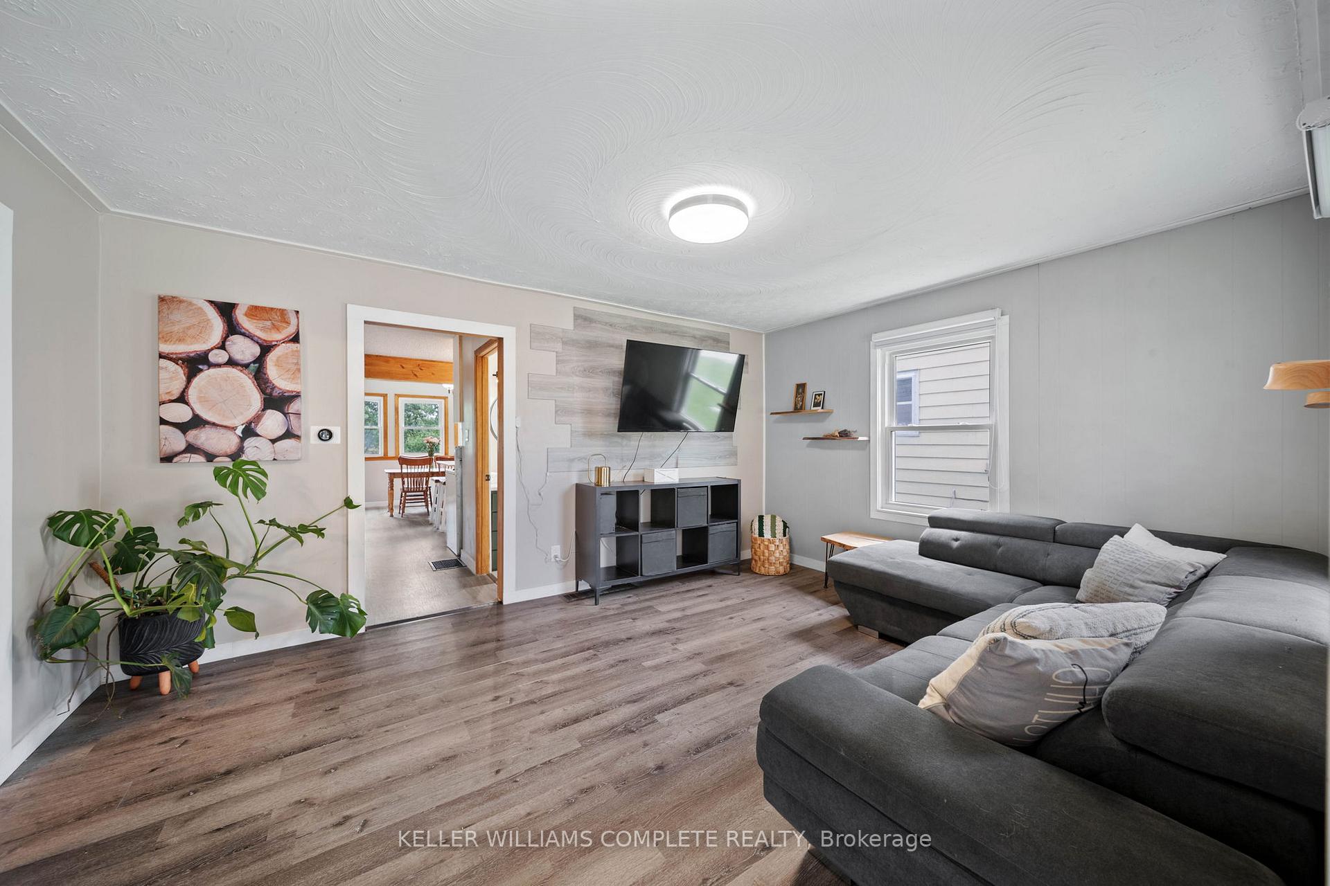Photo 6 of 56 Sixth Avenue, Brantford, Eagle Place East — HOMEH