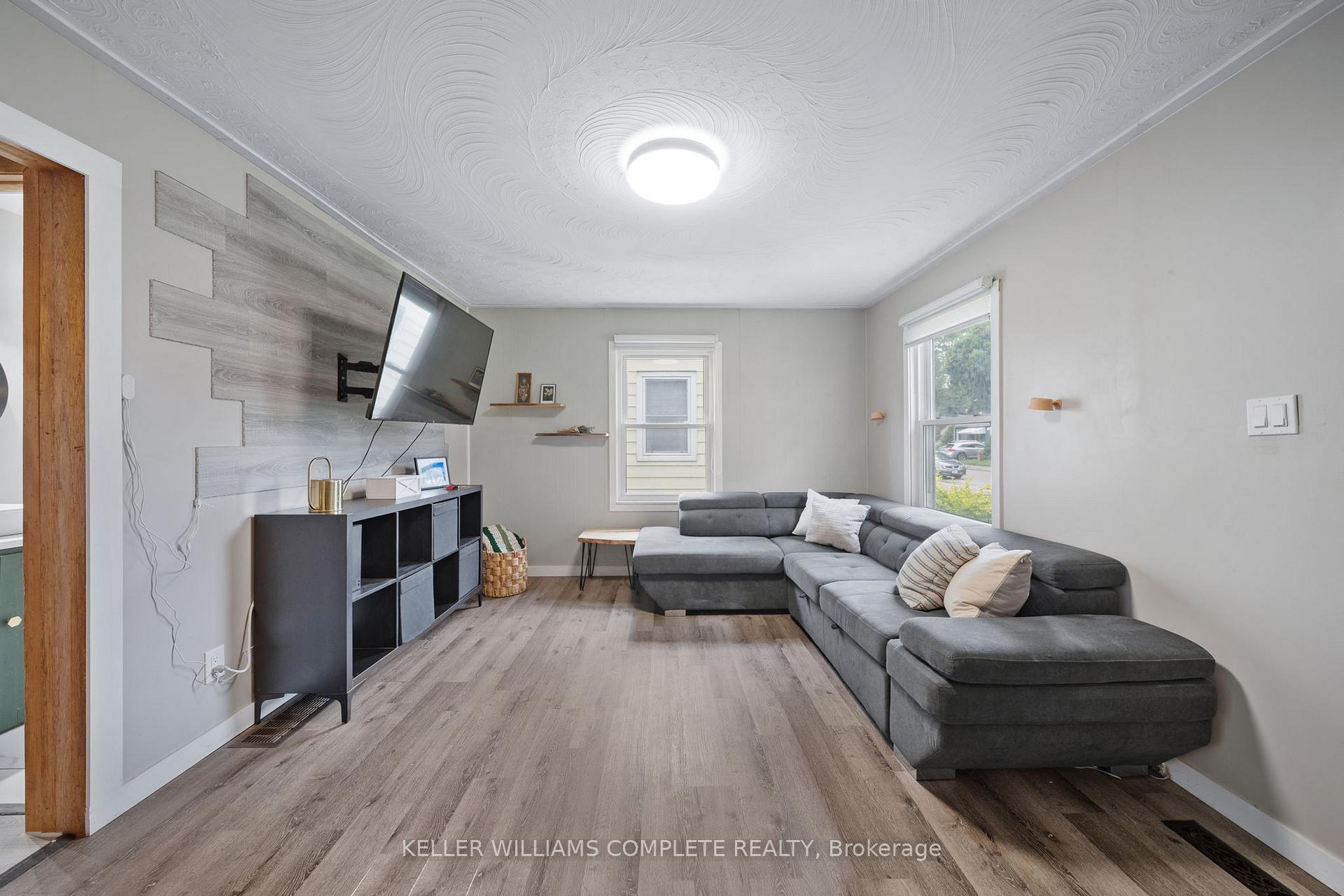 Photo 7 of 56 Sixth Avenue, Brantford, Eagle Place East — HOMEH