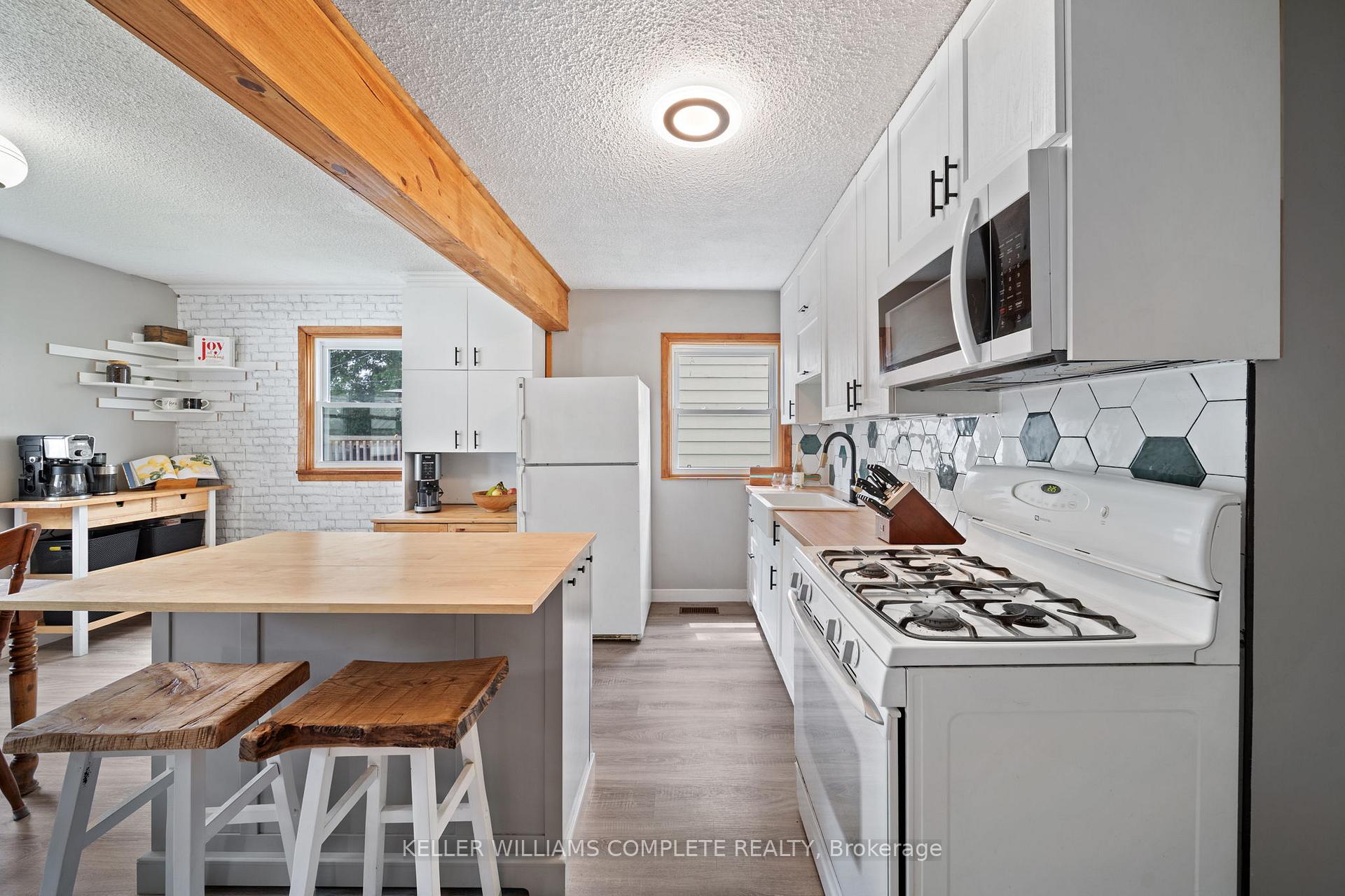 Photo 15 of 56 Sixth Avenue, Brantford, Eagle Place East — HOMEH