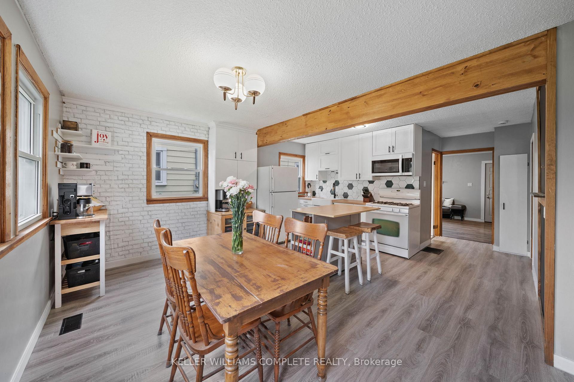 Photo 20 of 56 Sixth Avenue, Brantford, Eagle Place East — HOMEH