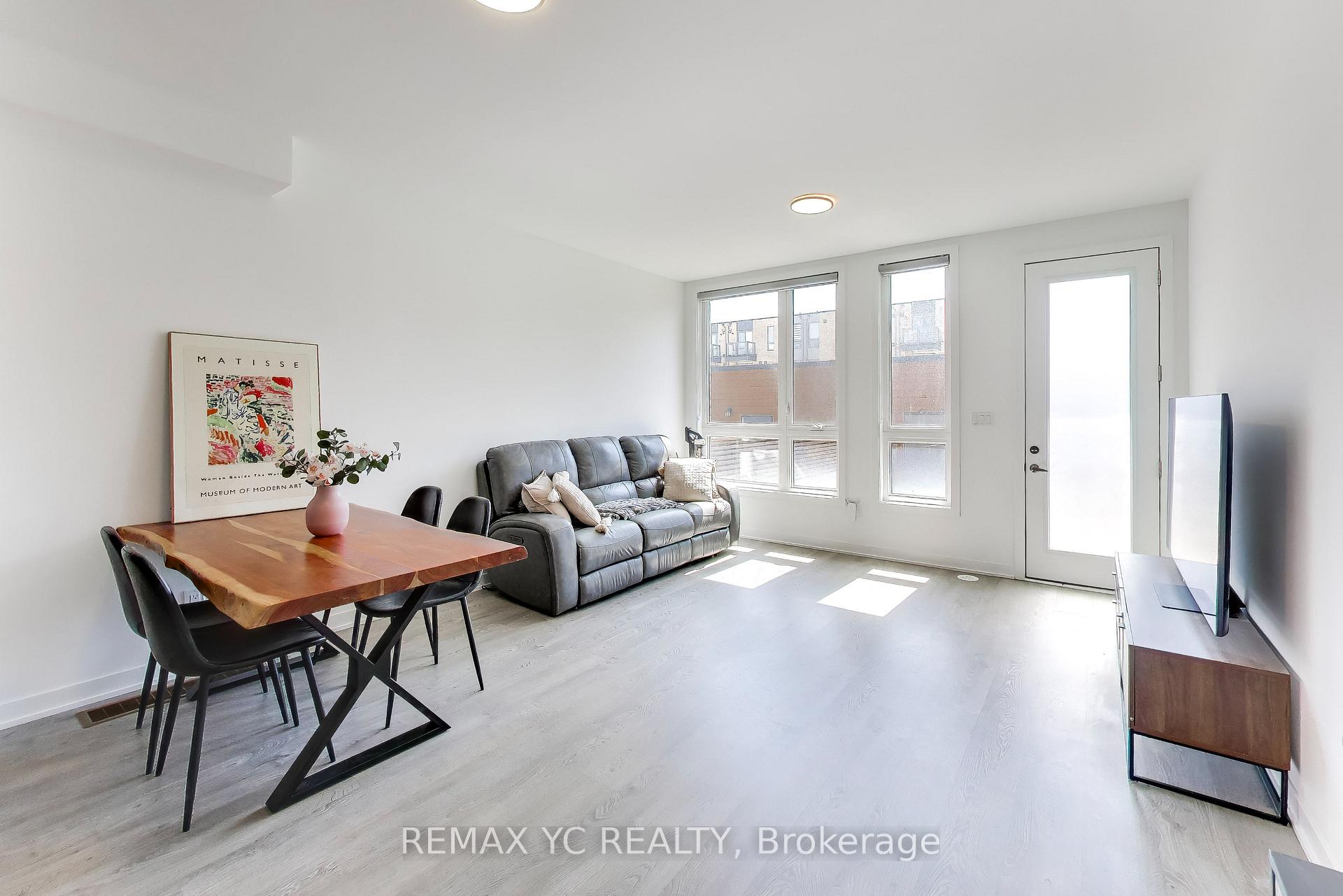 Photo 6 of 18 Deep Roots Terrace, Toronto, Englemount-Lawrence — HOMEH