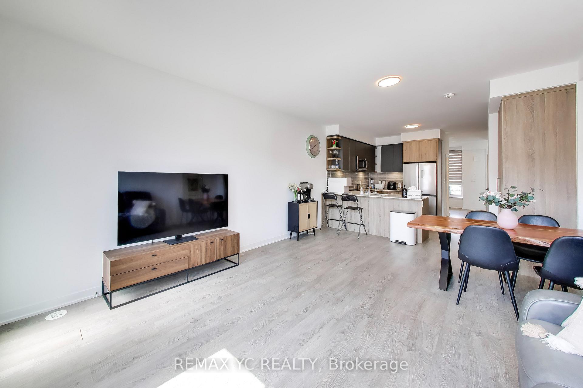 Photo 8 of 18 Deep Roots Terrace, Toronto, Englemount-Lawrence — HOMEH