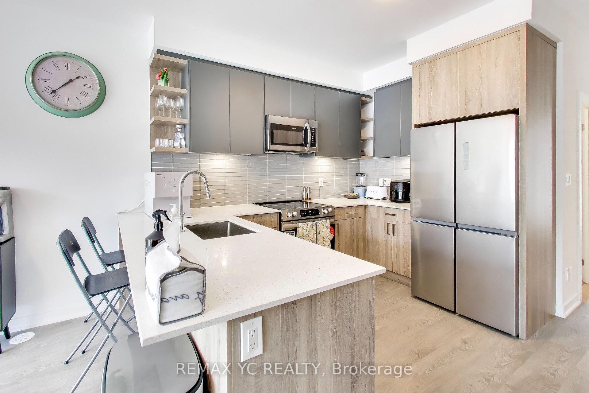Photo 10 of 18 Deep Roots Terrace, Toronto, Englemount-Lawrence — HOMEH