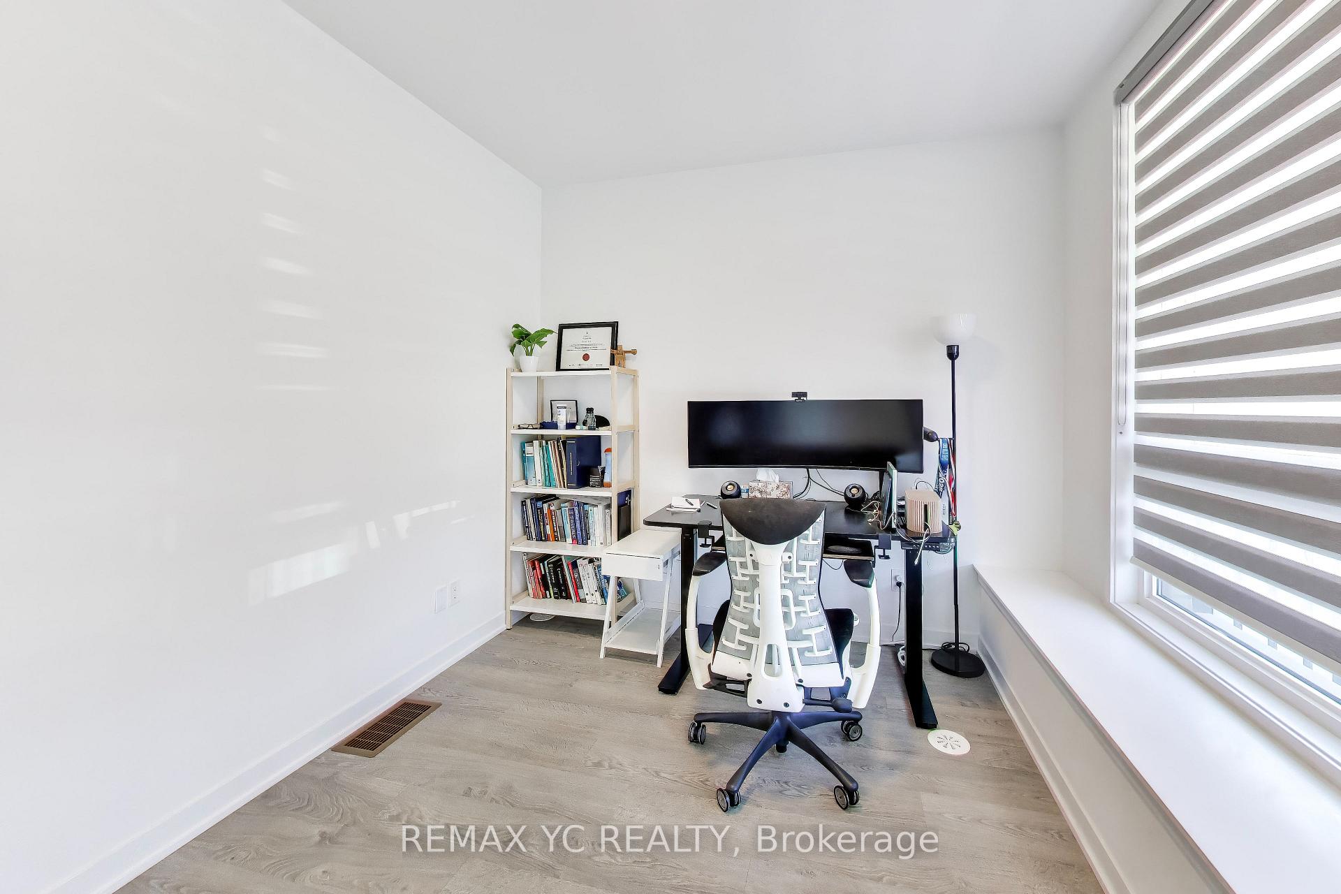 Photo 13 of 18 Deep Roots Terrace, Toronto, Englemount-Lawrence — HOMEH