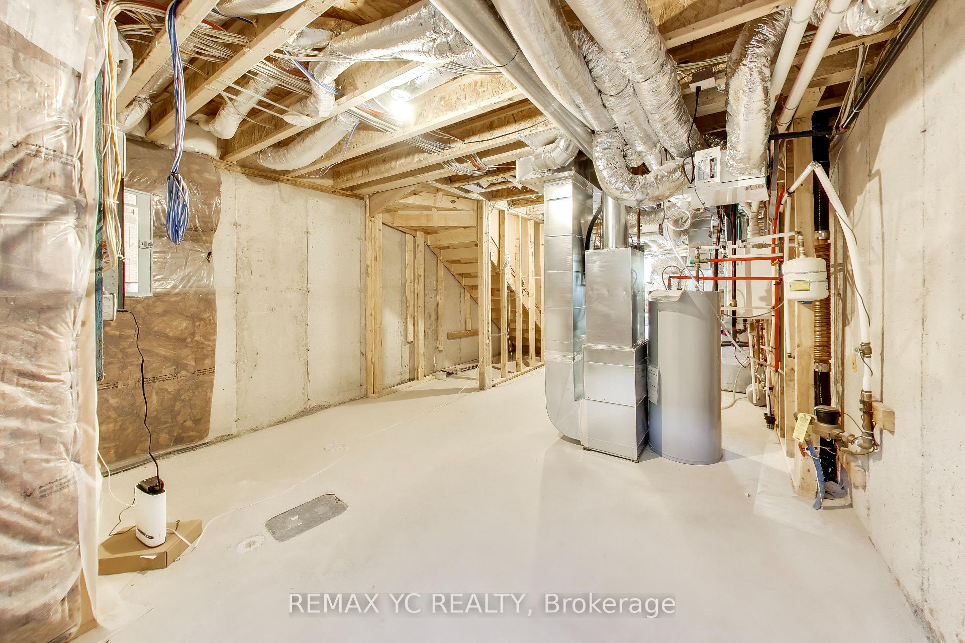 Photo 35 of 18 Deep Roots Terrace, Toronto, Englemount-Lawrence — HOMEH